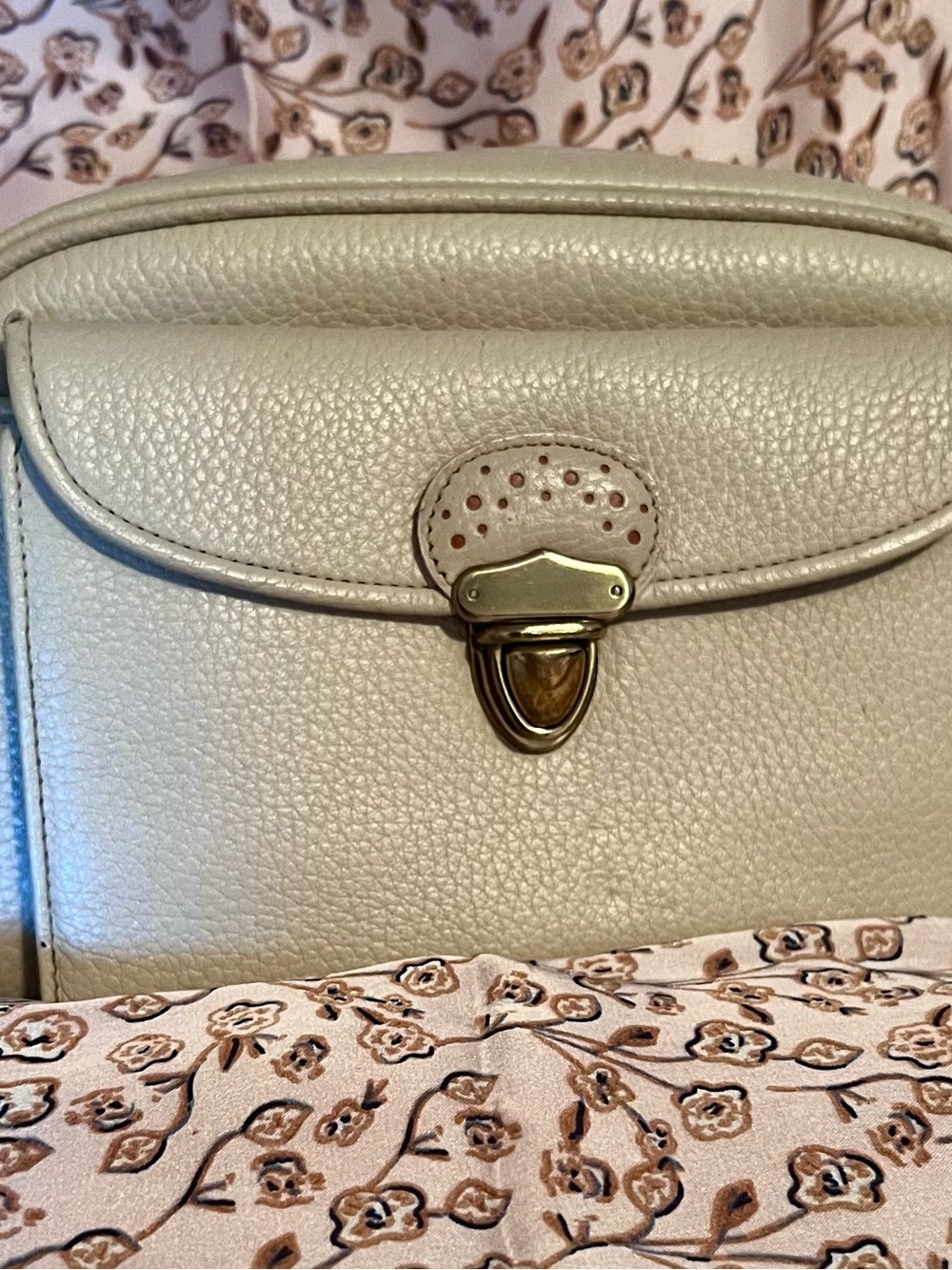 Dooney Kilty Crossbody *Rare*